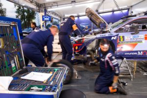 Hyundai, pit, box, garage