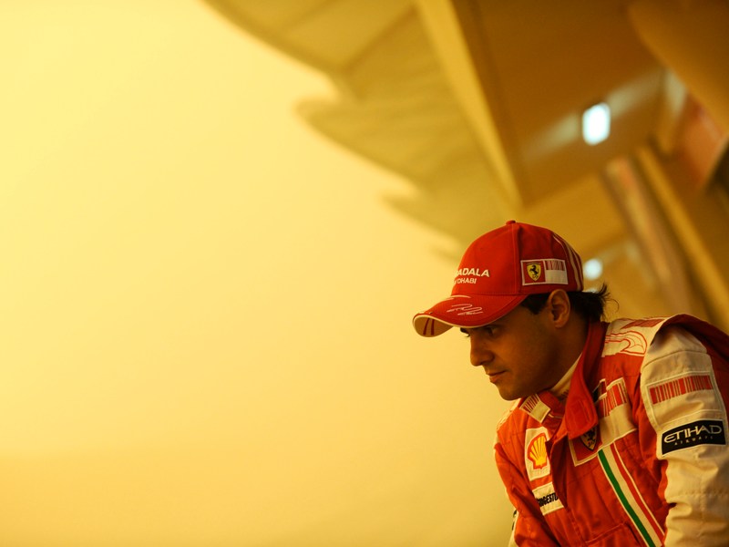 1236982472felipe massa bahrain sand storm