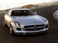 Мерцедес SLS AMG е започнал съществуването си като Додж Вайпър