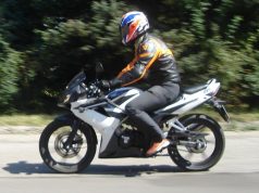 Хонда CBR 125 R – перфектният избор за младите мотоциклетисти