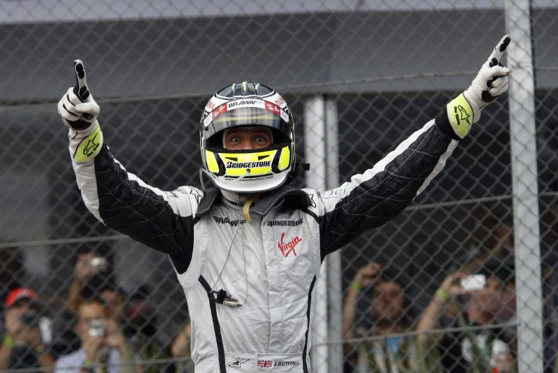 1256120639jenson button triumph brazil 2009