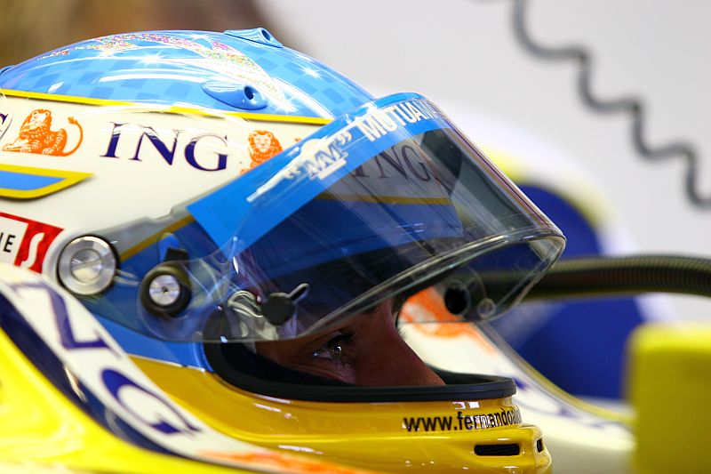 1225549371alonso_japan1
