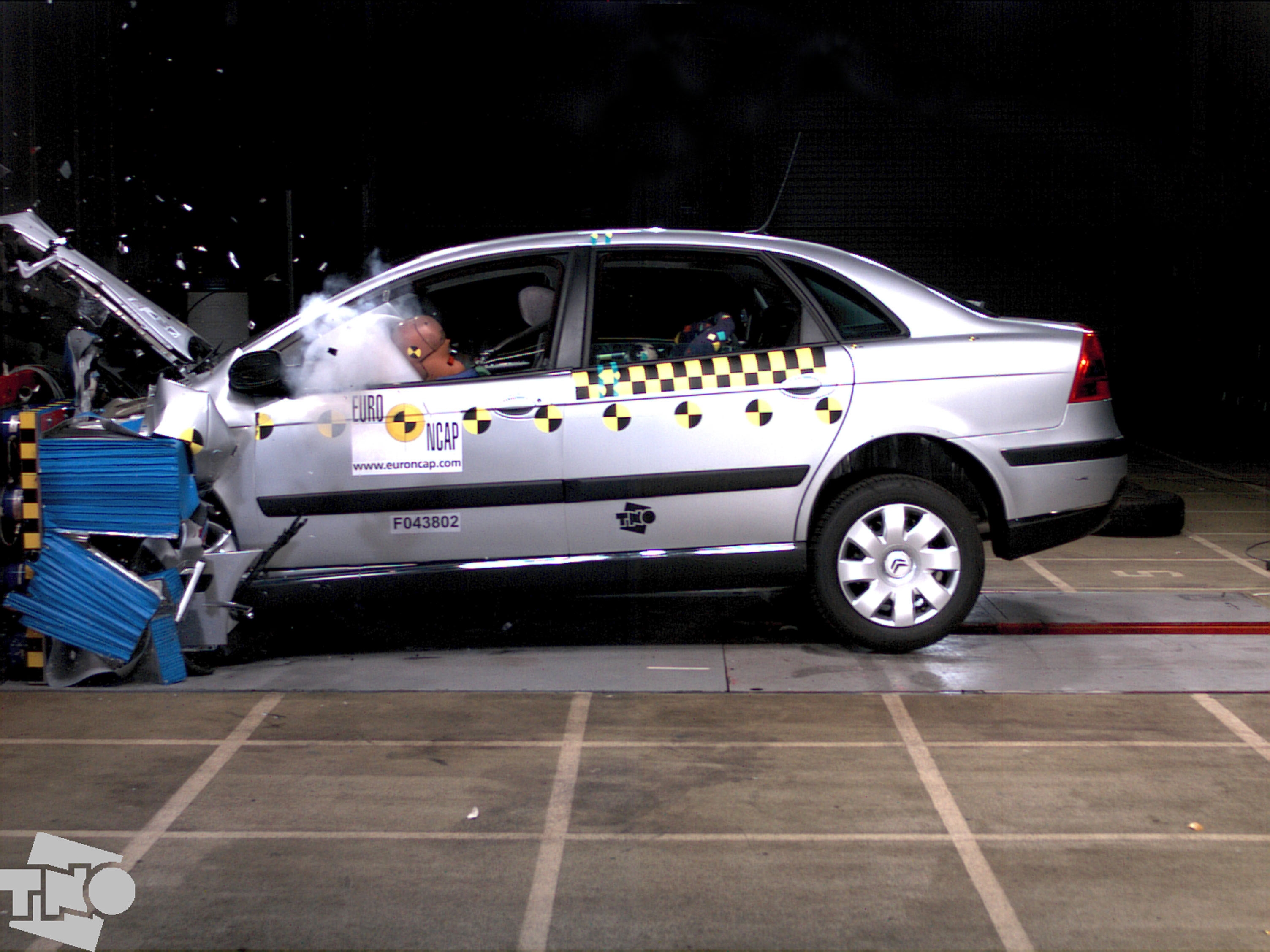 1204123207CitroenC5-EuroNCAP
