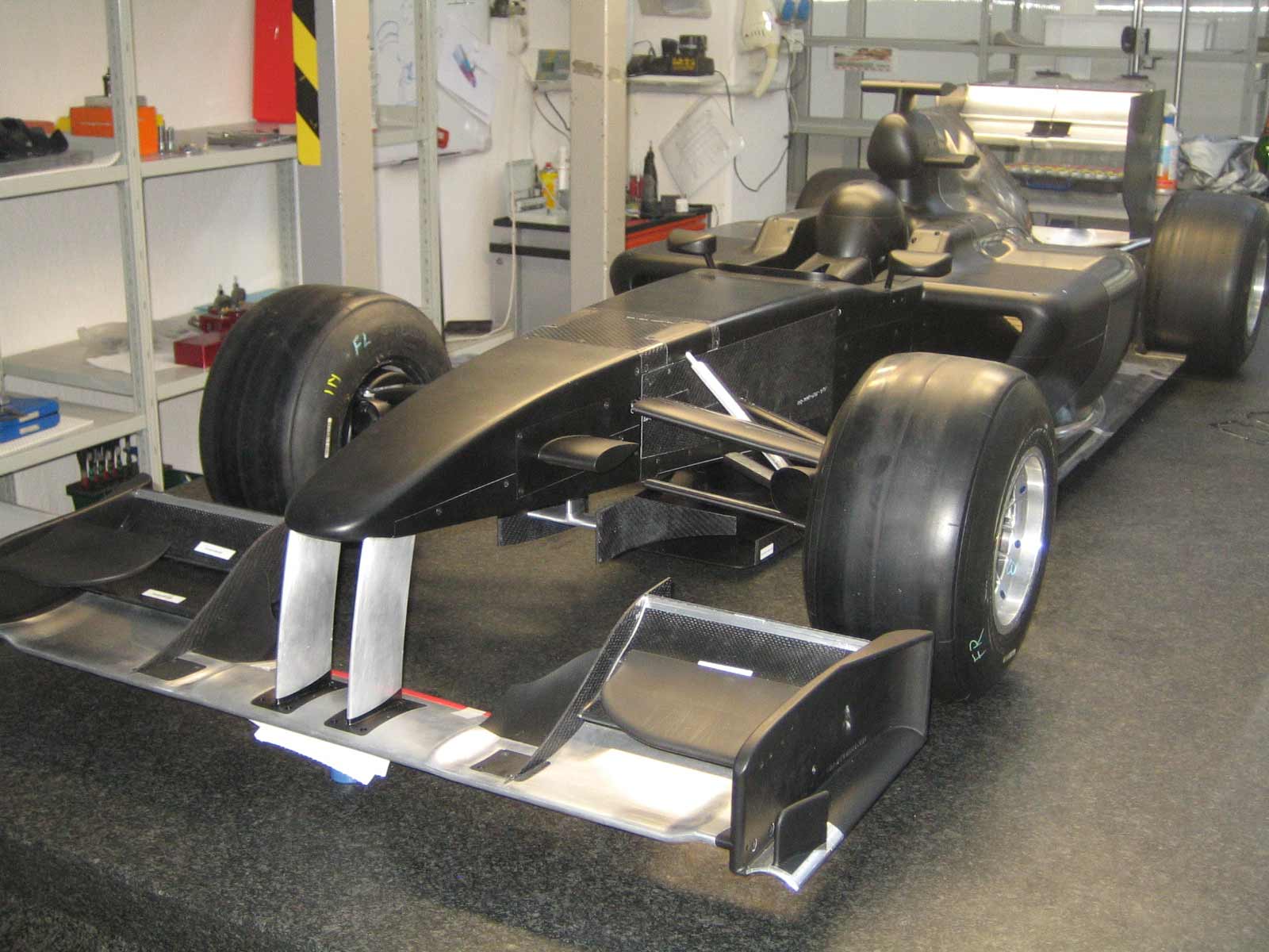 12628911262010-lotus-f1-car-02
