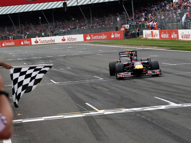 1259061932sebastian vettel silverstone final 09