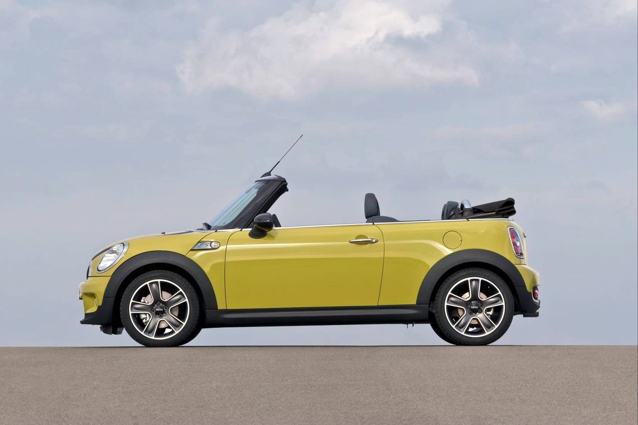 12333309792009-mini-cabrio_2