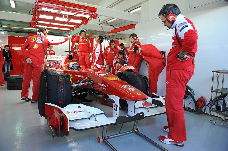 1265029761Ferrari F10 Valencia