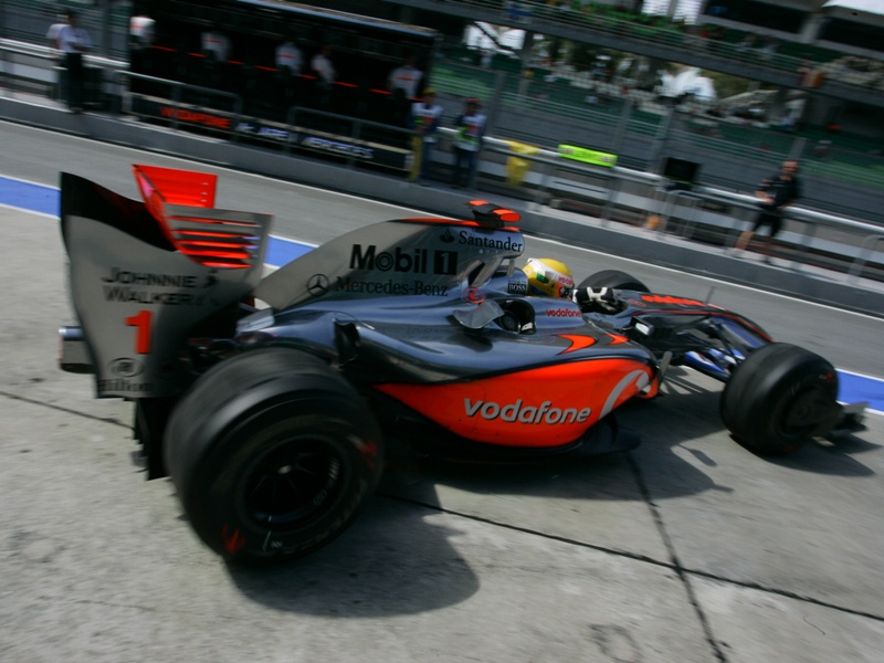 1247738317lewis hamilton malaysia 09