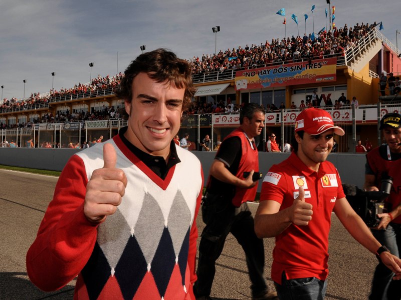 1262605830fernando alonso i felipe massa valencia ot ferrari