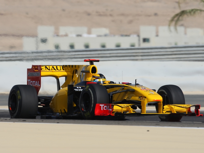 1275389898renault robert kubica pak bahrain 2010 ot mirco stange