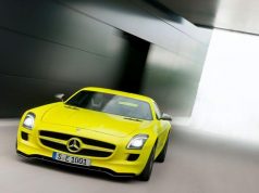 Мерцедес показаха прототипа SLS AMG E-Cell