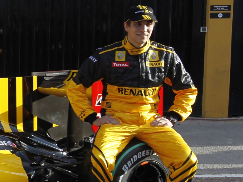 1270660939vitaly petrov predstavqne na renault