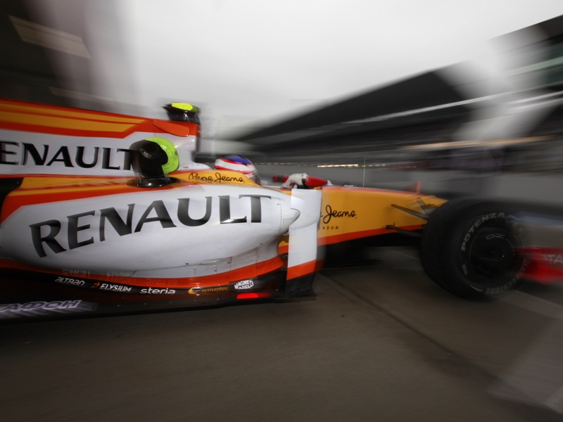 1262950735renault r29 japan 09
