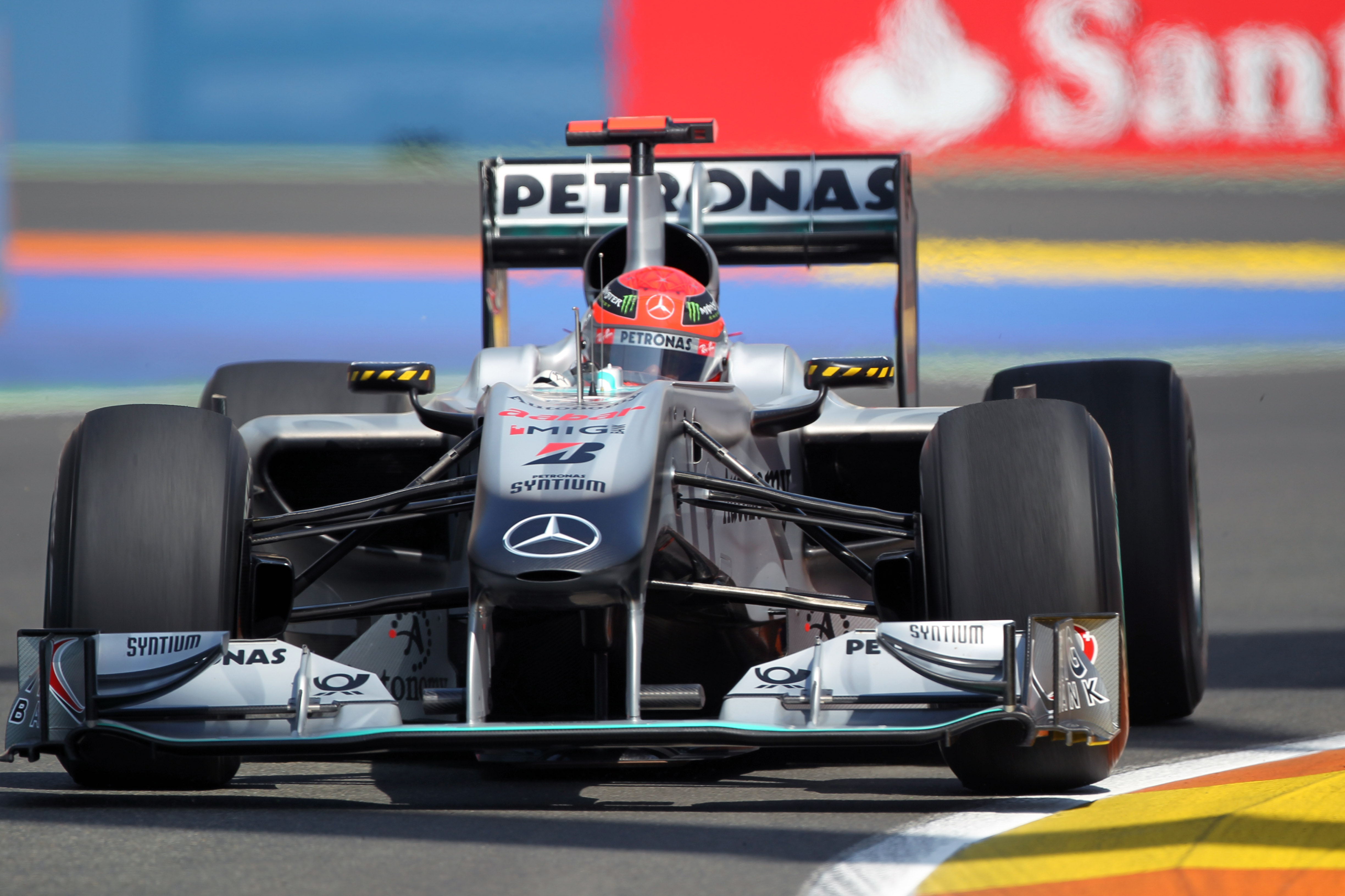 1277484377F1_Valencia_RD09_2010_FRI_RACE-PRESS_041