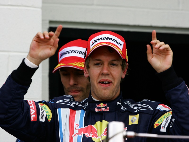 1245922739sebastian vettel silverstone podium 09