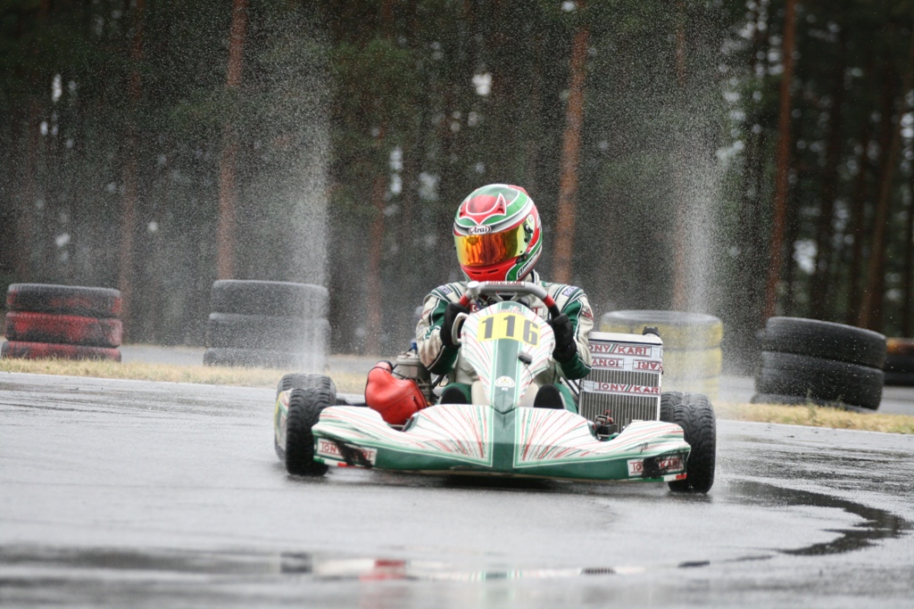 Самотен боец бе Стефано Ловчалиев в клас Formula A