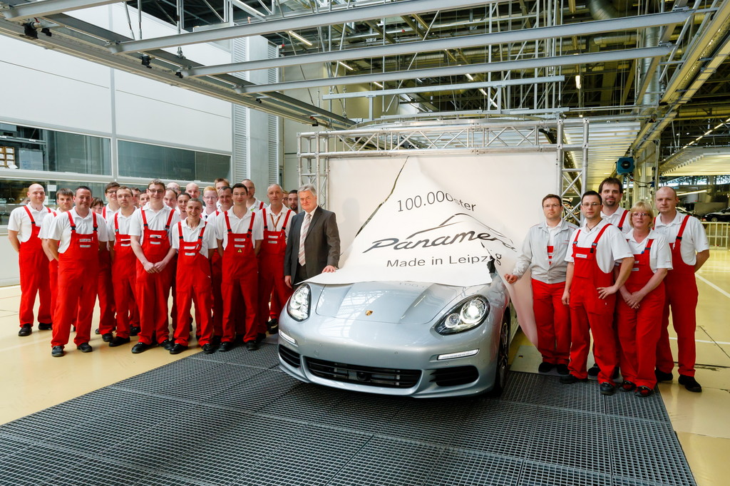 100 хилядната Panamera слиза от конвейра в Porsche