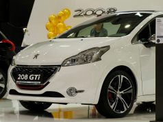 Автомобили, скутери и велосипеди показва Peugeot на автоизложението