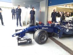 Катерам с екстремно решение за носа на новия CT05, Уилямс FW36 също излезе на писта