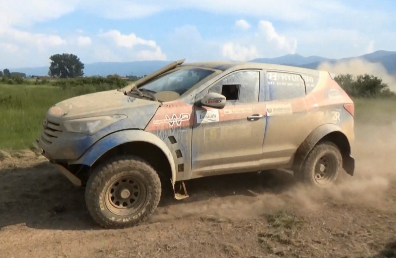 Hyundai_Santa_Fe_T1_offroad_rally_Greece