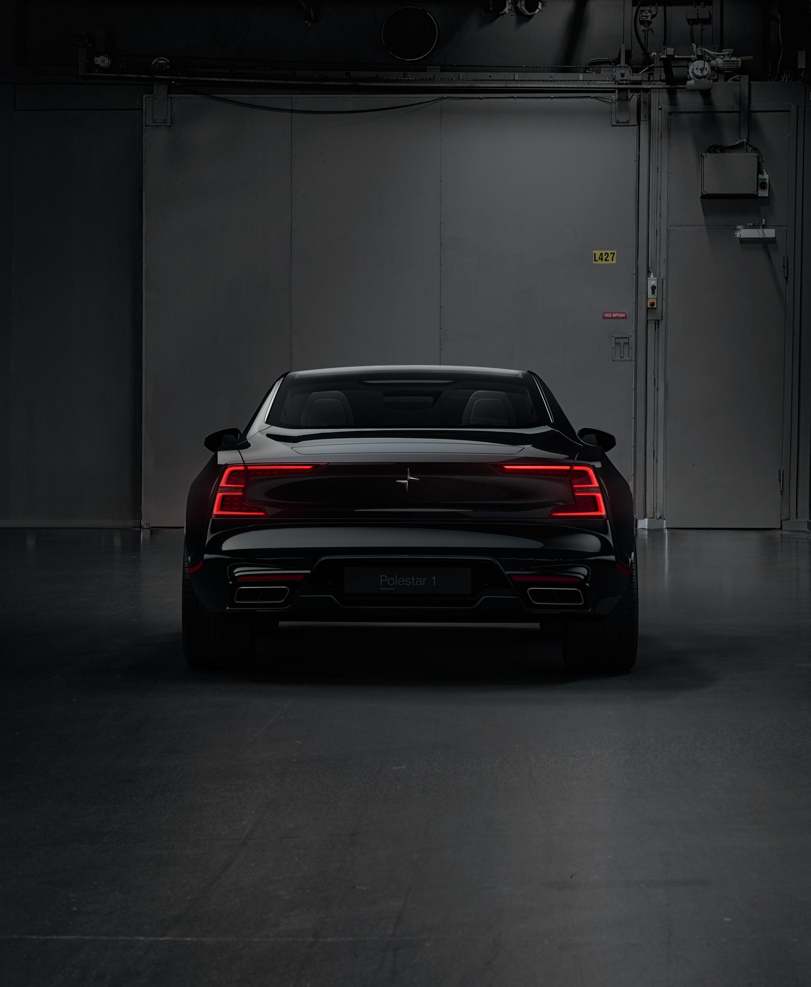 Black_rear_low