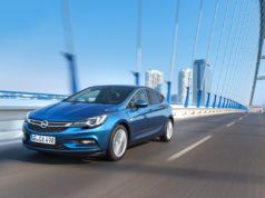 Opel s 4 автомобила на Tourist Auto Show