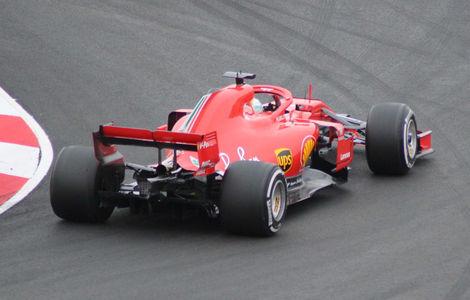 ferrari_engine_2018