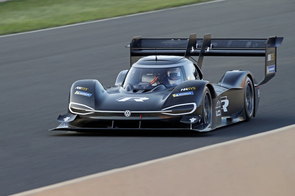 World Premiere of the Volkswagen I.D. R Pikes Peak - News for Speed