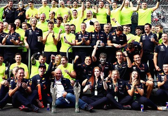 2018_mexico_red_bull_team