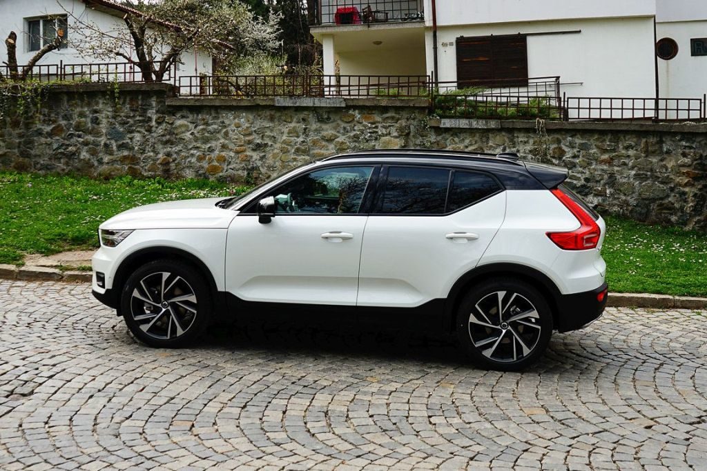 Волво XC40