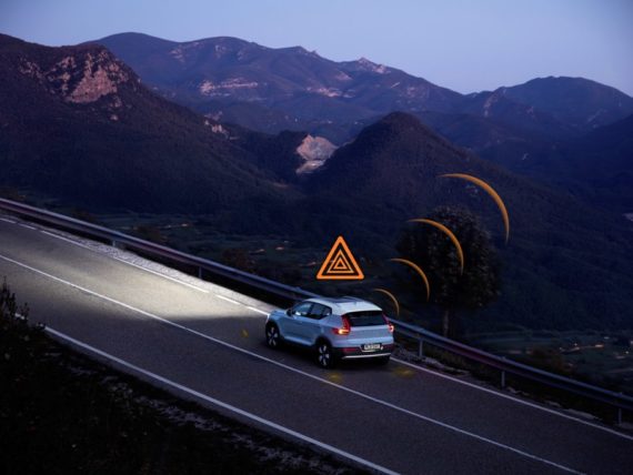 Volvo Cars, Hazard Light Alert, Volvo XC40