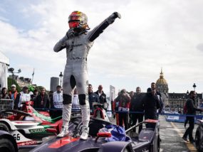 Фрийнс с първа победа във Формула Е Робин Фрийнс