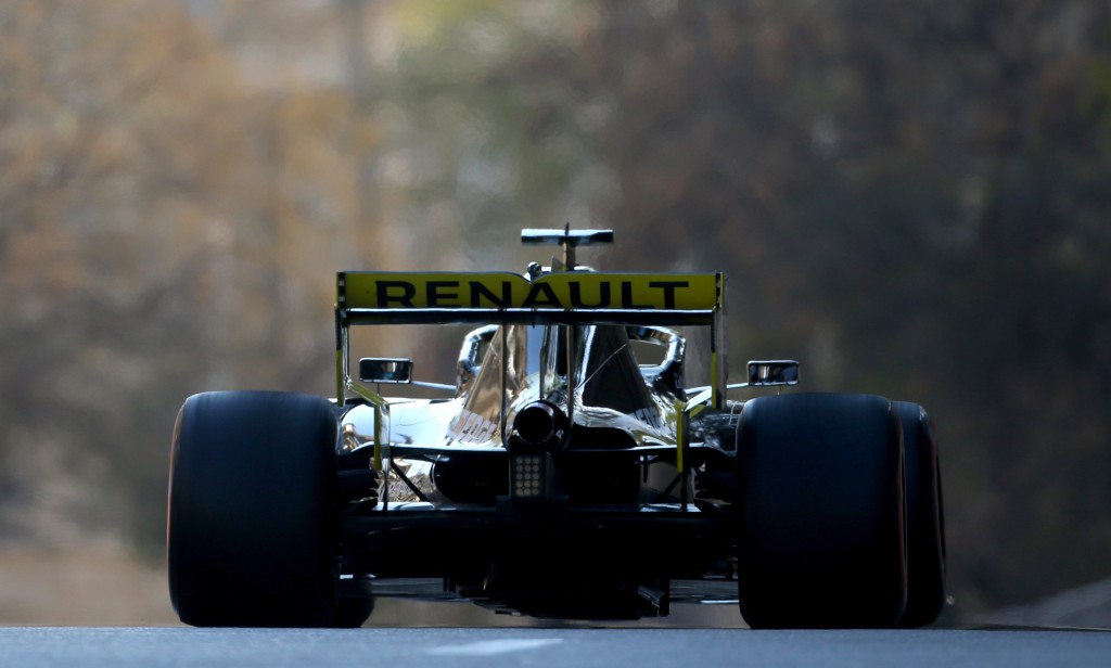 Motor Racing - Formula One World Championship - Azerbaijan Grand Prix - Practice Day - Baku, Azerbaijan Рено, двигател,мотор