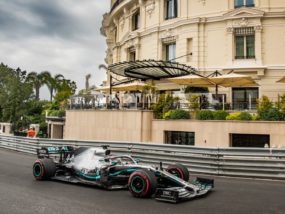 Люис Хамилтън