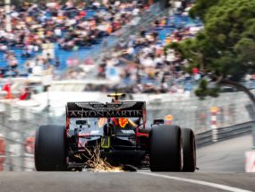 Гасли и Джовинаци с наказания в решетката Пиер Гасли