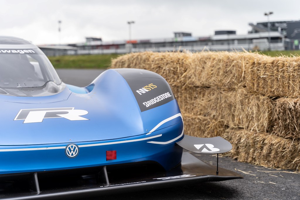 ID. R Test Drive Nürburgring Фолксваген ID.R