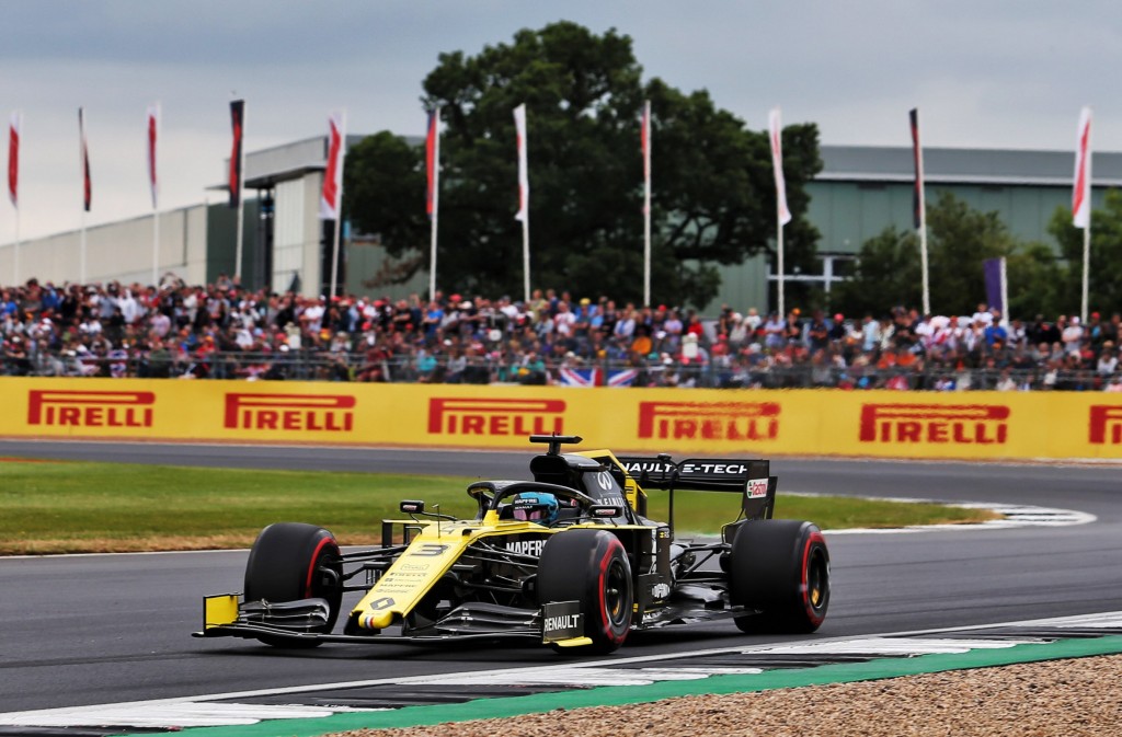 Motor Racing - Formula One World Championship - British Grand Prix - Qualifying Day - Silverstone, England Даниел Рикиардо