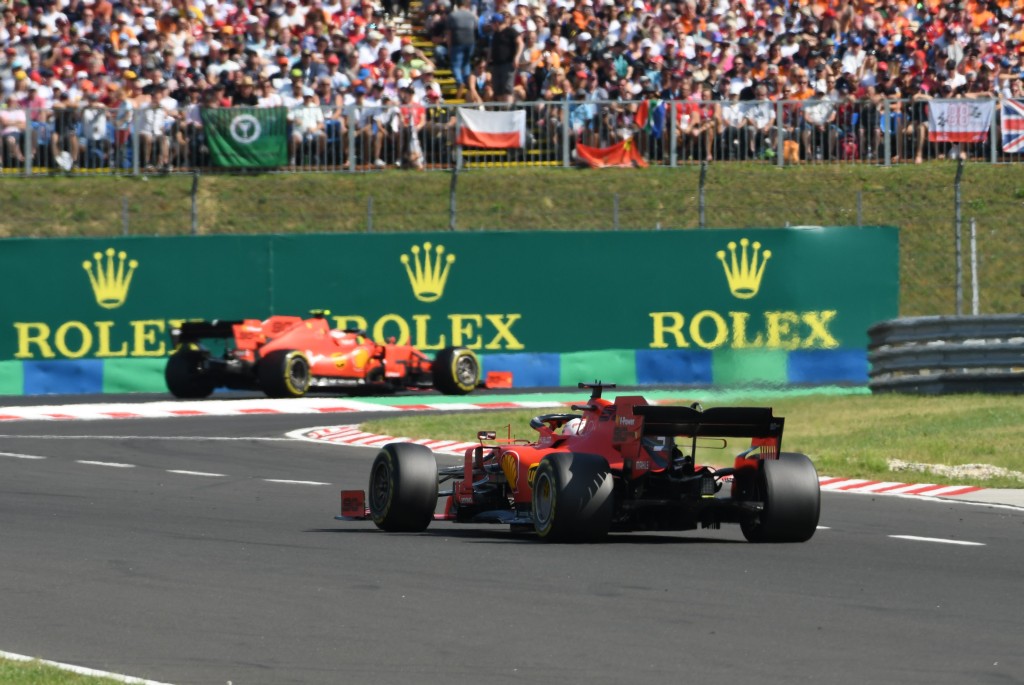 2019_hungary ferrari cars Льоклер пред Фетел в Унгария