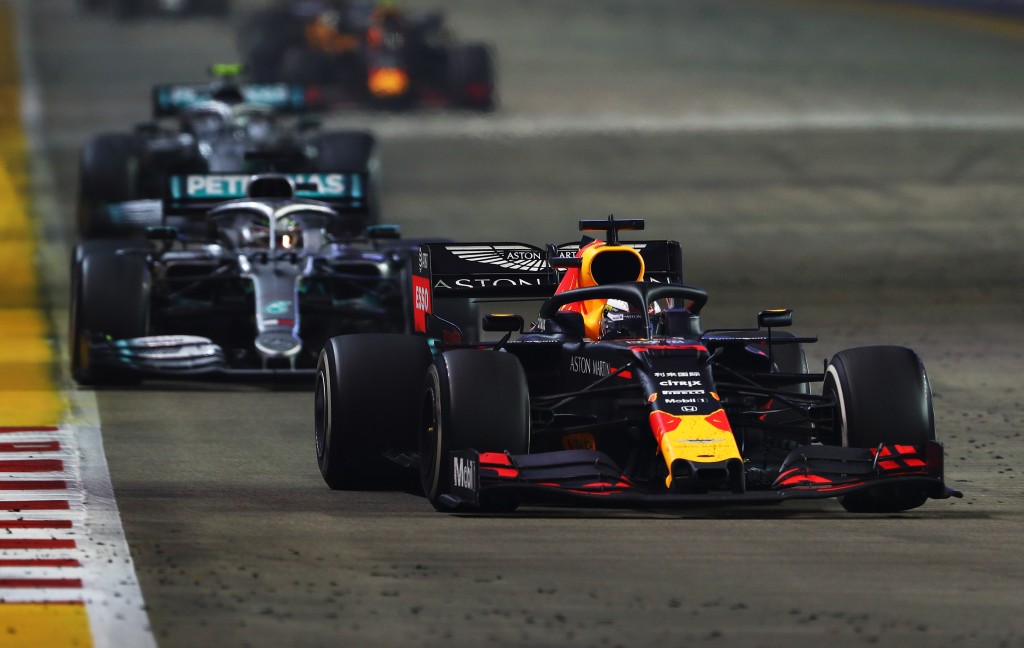 2019_singapore verstappen leads Макс Верстапен