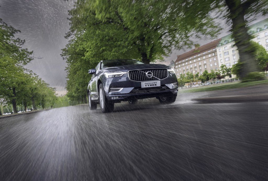 Nokian Tyres, дъжд, аквапланинг
