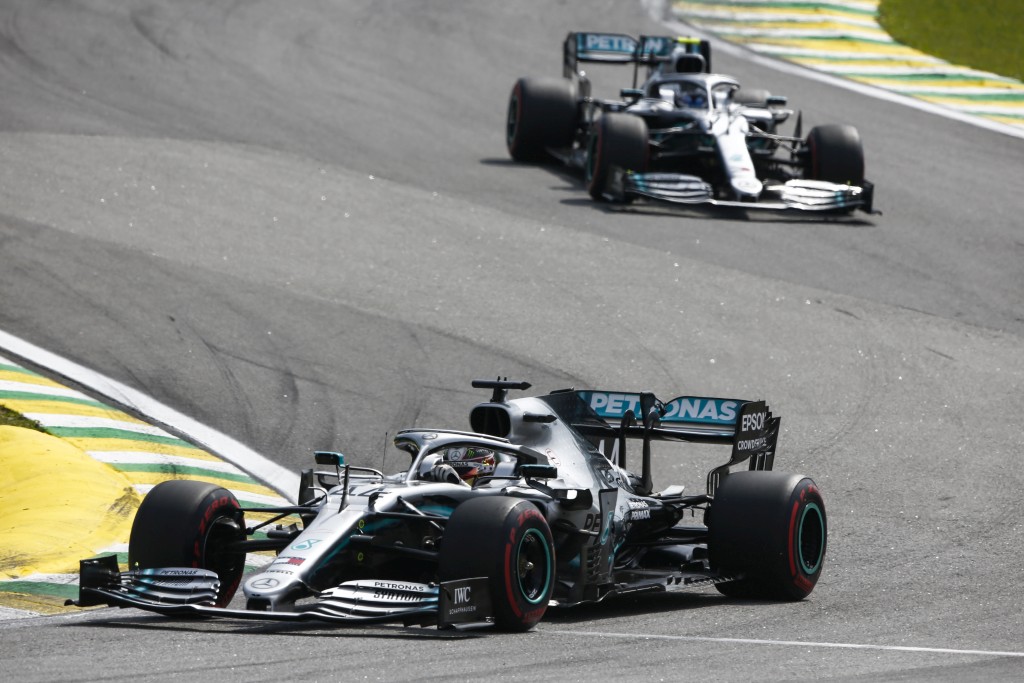 2019 Brazilian Grand Prix, Sunday - LAT Images Хамилтън пред Ботас в Бразилия