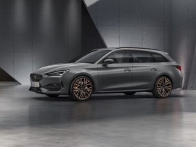 CUPRA отваря вратите на новата си централа с дебюта на Leon