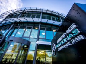 От Даймлер отричат, че Волф напуска като шеф на Мерцедес F1 Мерцедес F1