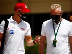 Дмитрий Мазепин посети падока на F1 в Бахрейн Никита Мазепин, Дмитрий Мазепин