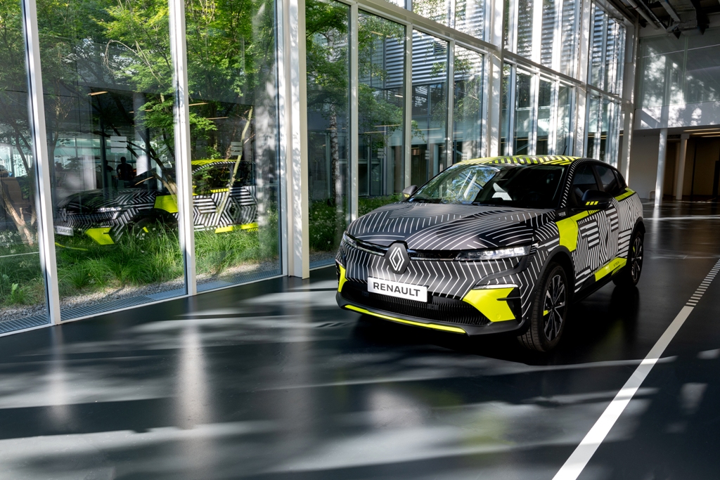 2021 - New Renault MEGANE E-TECH Electric pre-production New Renault MEGANE E-TECH Electric pre-production