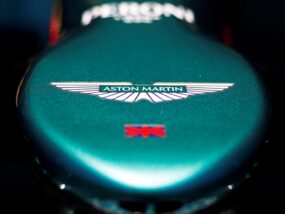 Твърде бързо ли се разраства екипът на Астън Мартин в F1? Астън Мартин