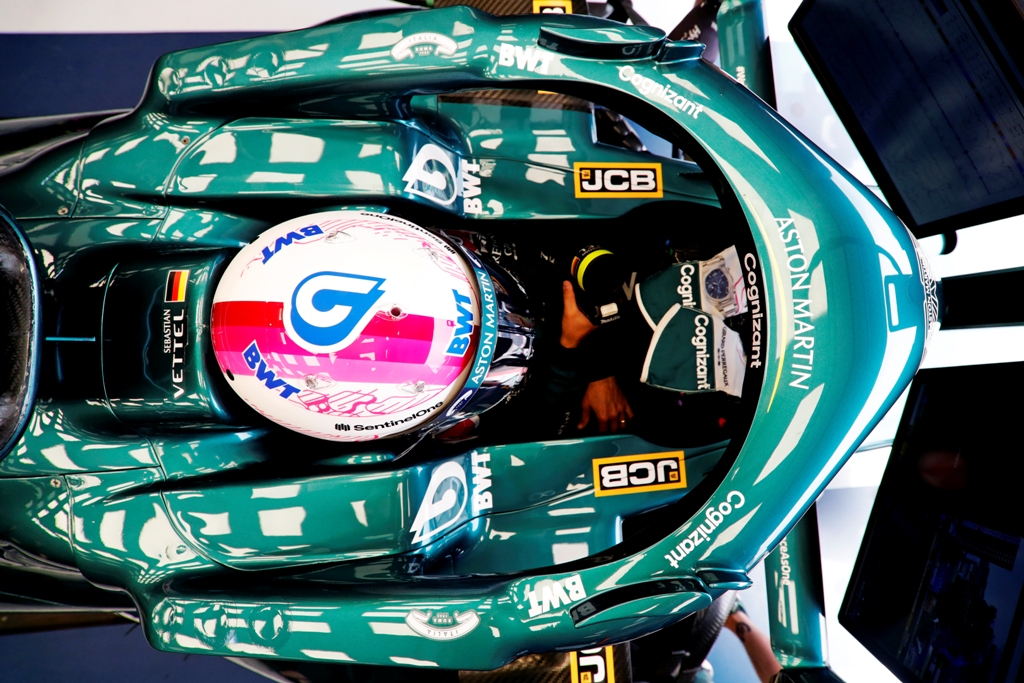 Sebastian Vettel, Aston Martin, in his cockpit Себастиан Фетел