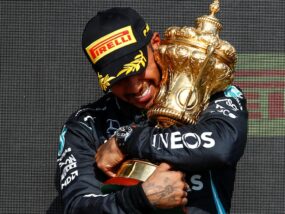 F1, ФИА и Мерцедес осъдиха онлайн расистки нападки срещу Хамилтън Люис Хамилтън