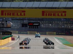 В F1 се договориха за 3 спринта и нова точкова система в уикендите с променен формат старт, спринт, стартова решетка, грид, Гран при на Великобритания, Силвърстоун