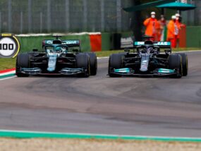 Вилньов: Ботас в Астън, Строл в Мерцедес! Sir Lewis Hamilton, Mercedes W12, battles with Lance Stroll, Aston Martin AMR21